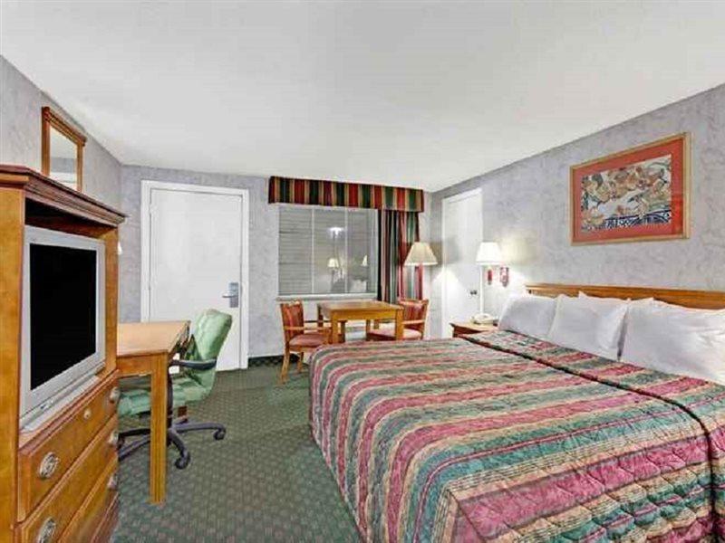 Days Inn Williamsburg Colonial Area Eksteriør bilde