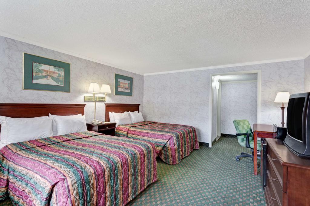 Days Inn Williamsburg Colonial Area Eksteriør bilde